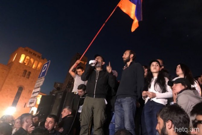 Paşinyan: Erken seçim olmalı